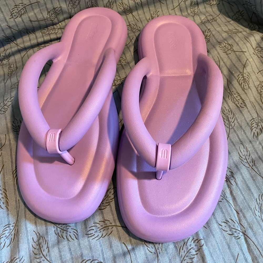 Melissa free flip flop in lilac and yellow size 10